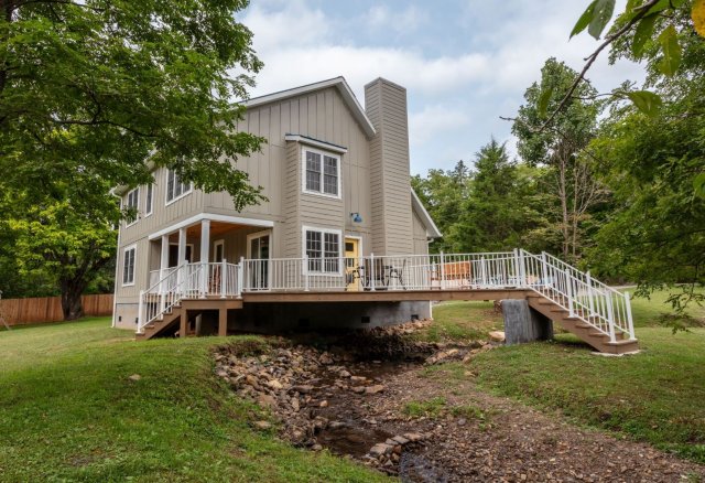 creekside cottage marketing photo 2